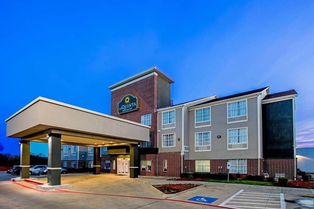 Hotel La Quinta By Wyndham Dallas 3*