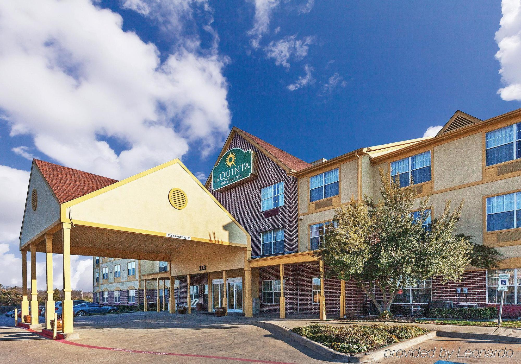 La Quinta By Wyndham Dallas Hotel